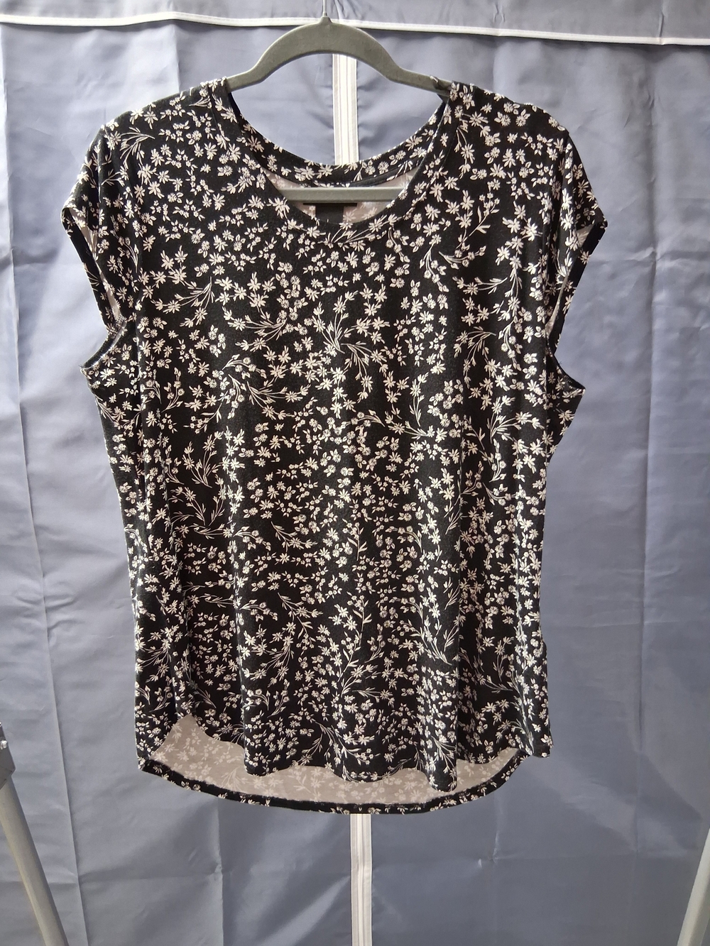 Nue Options Black Top with White Floral Ditsy Print
